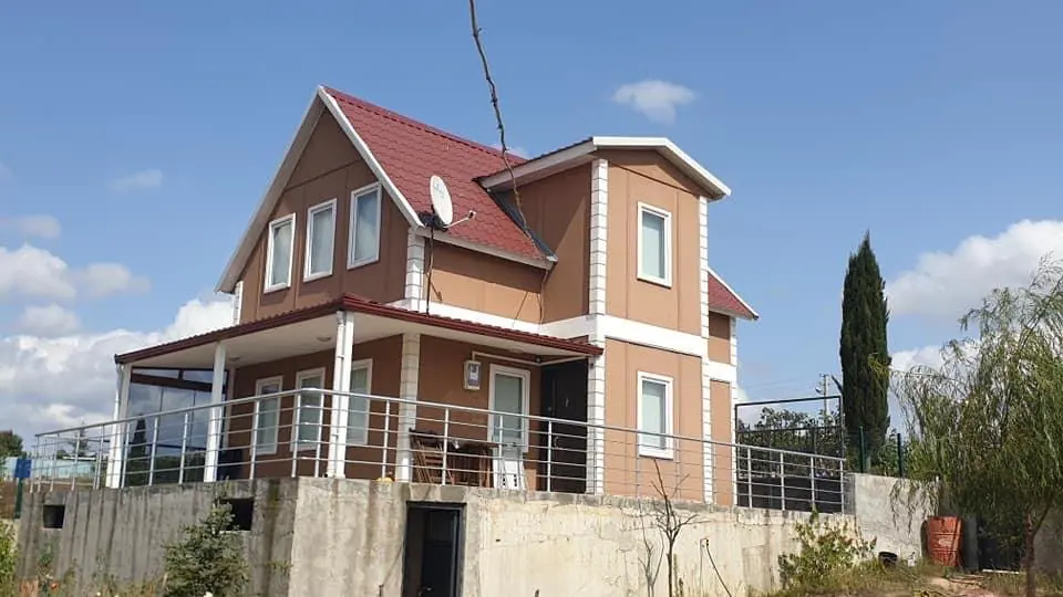 Kütahya — teslim edilen çift katlı prefabrik ev (3/4)